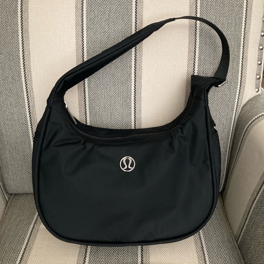 Lululemon Black Mini Shoulder Bag 4L - Like New - Sold Out